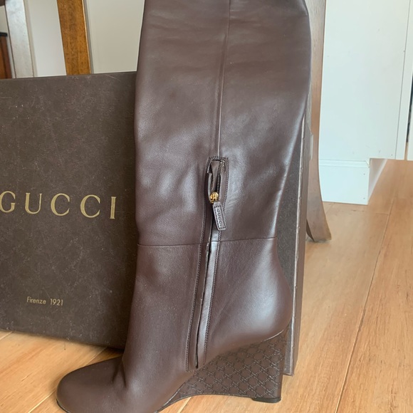 Brown Gucci knee length boots - Picture 3 of 4